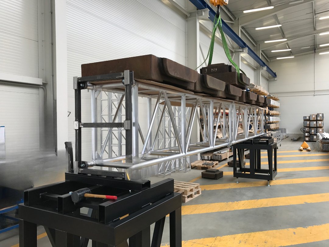 truss_aluminium_factory_1696417328_3206103378373470133_2208306109